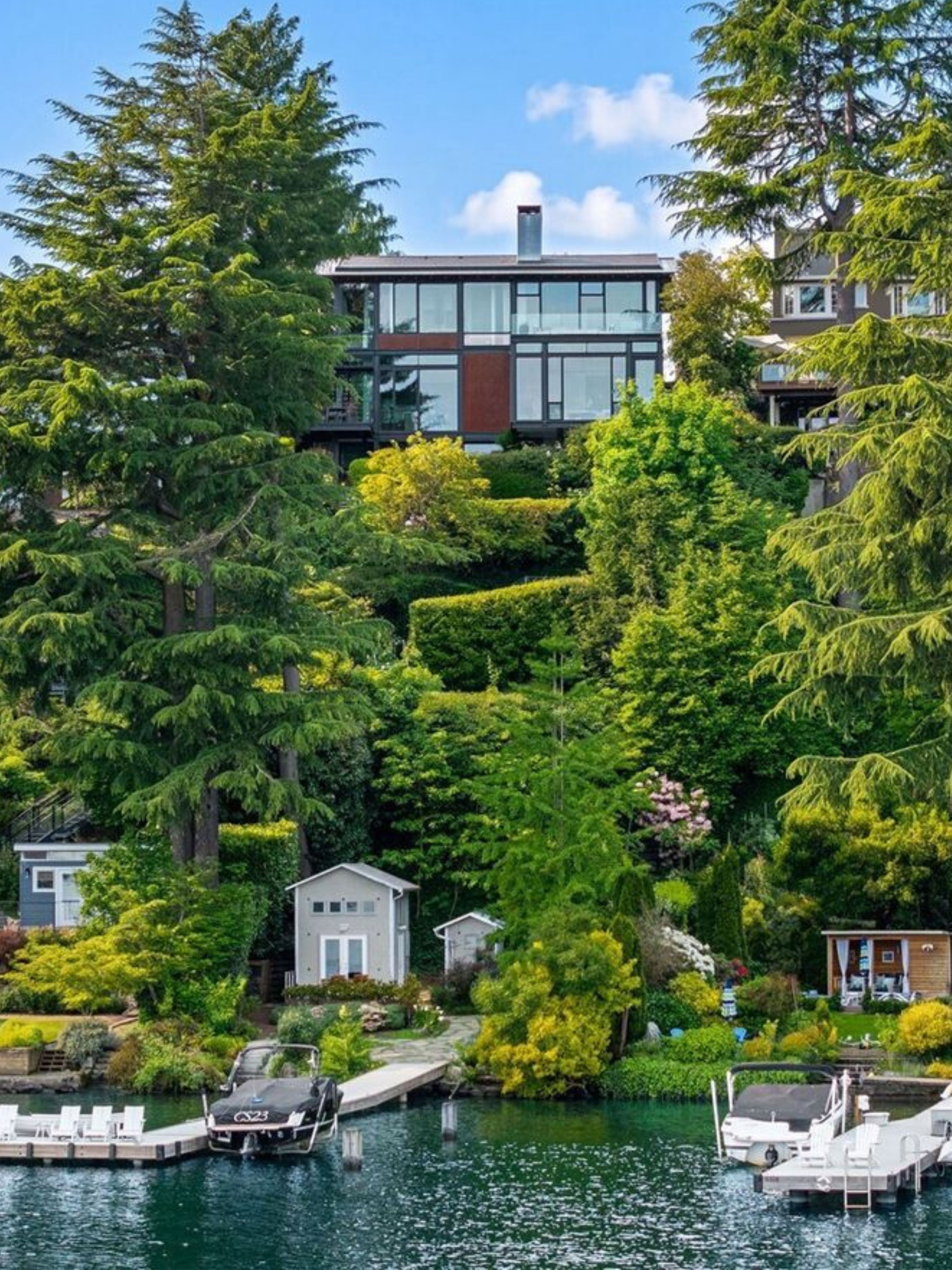 Laurelhurst waterfront home in Seattle, WA